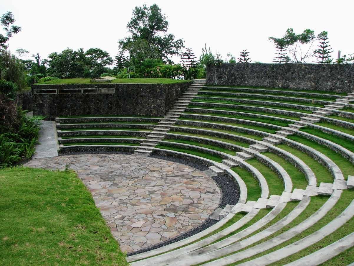 Amphitheater at Auriga 9, Borivali West