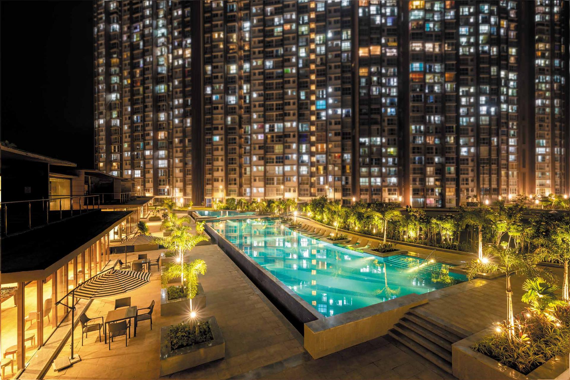 Swimming pool at Runwal Forests, Kanjurmarg West